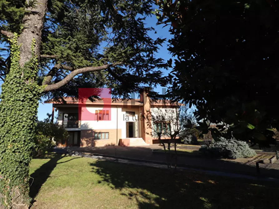 Immagine 1 di Villa in vendita  a Carbonera