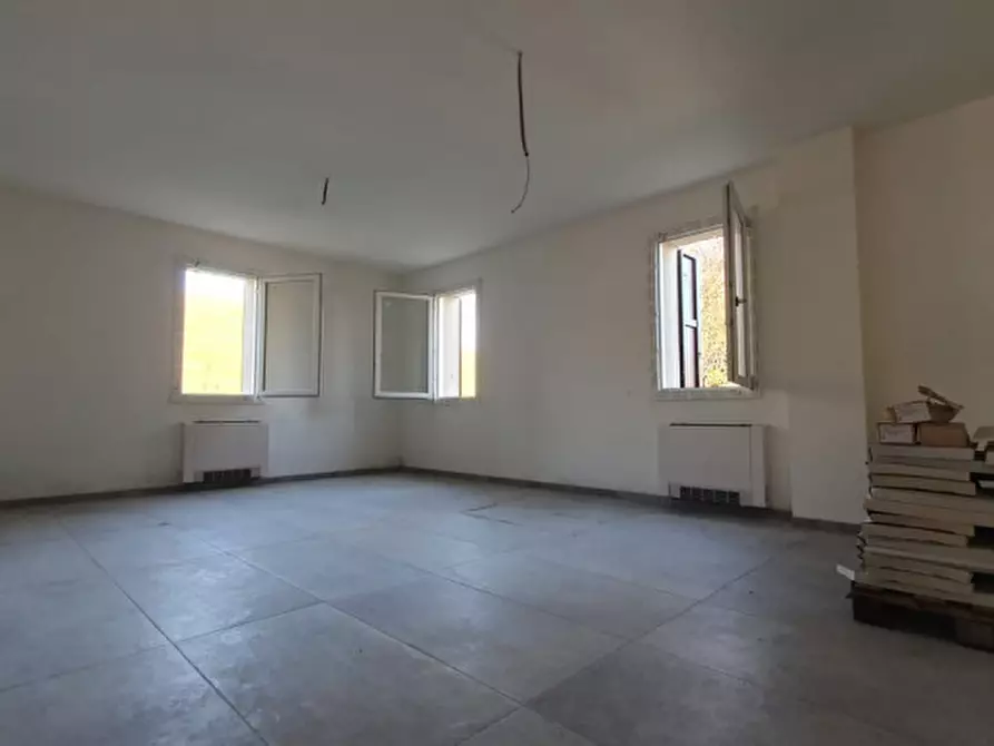 Immagine 4 di Villa in vendita  in VIA CHIAVICA a San Possidonio