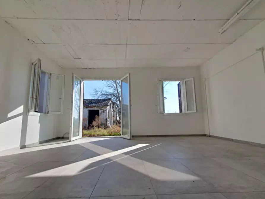 Immagine 23 di Villa in vendita  in VIA CHIAVICA a San Possidonio