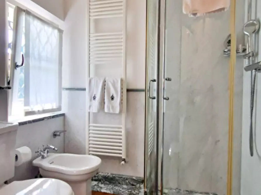 Immagine 8 di Villa in affitto  in via Spinetti a Forte Dei Marmi