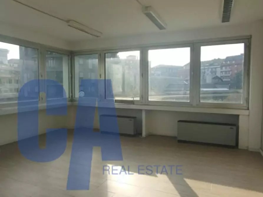Immagine 9 di Ufficio in affitto  in VIA TONALE a Milano