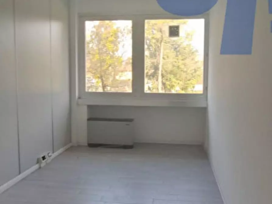 Immagine 21 di Ufficio in affitto  in VIA TONALE a Milano