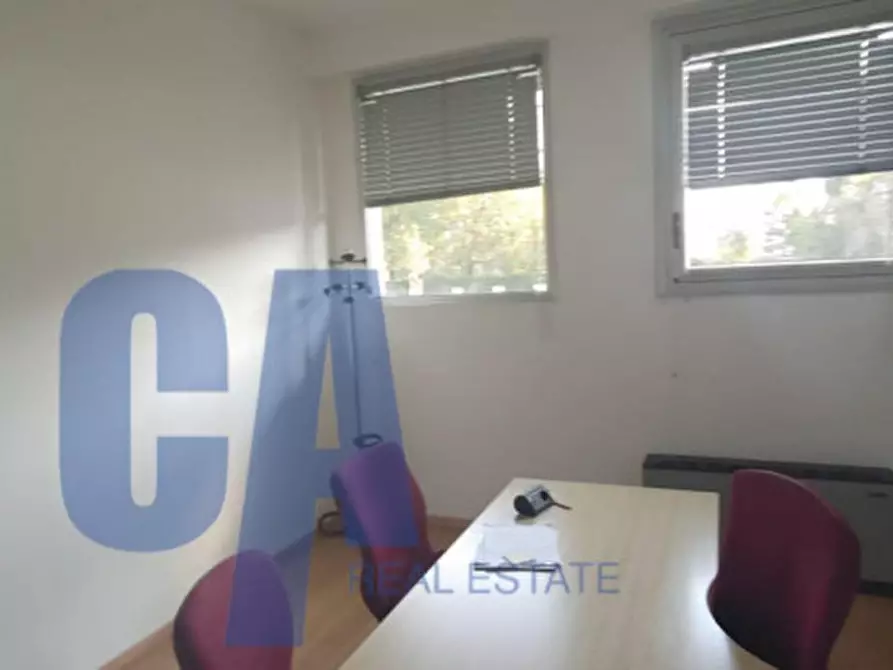 Immagine 6 di Ufficio in affitto  in VIA TONALE a Milano