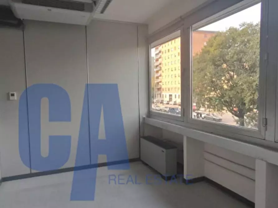 Immagine 22 di Ufficio in affitto  in VIA TONALE a Milano