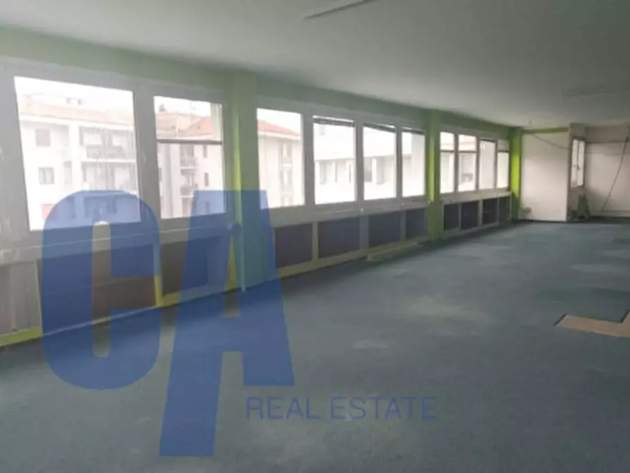 Immagine 3 di Ufficio in affitto  in VIA TONALE a Milano