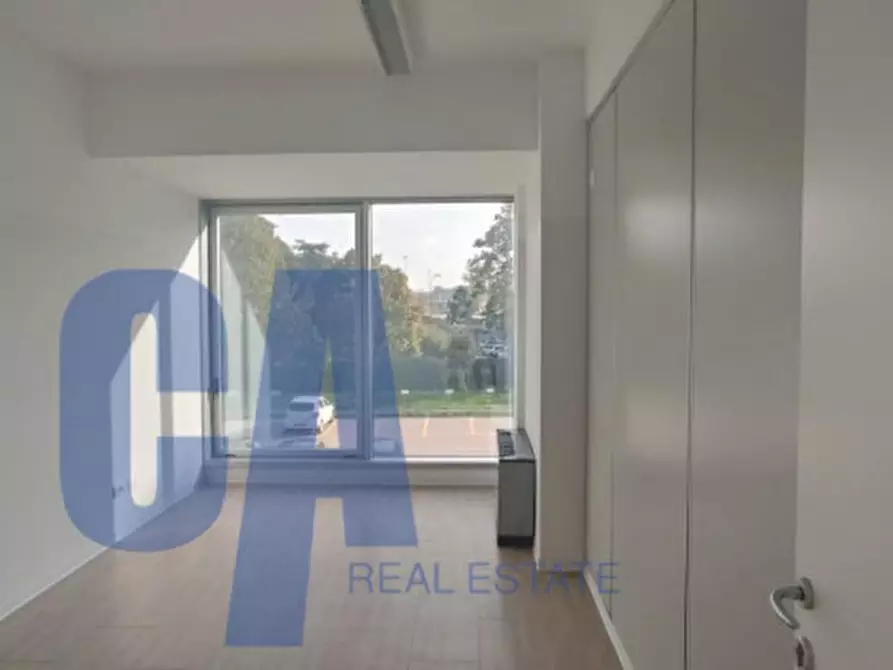 Immagine 9 di Ufficio in affitto  in VIA TONALE a Milano