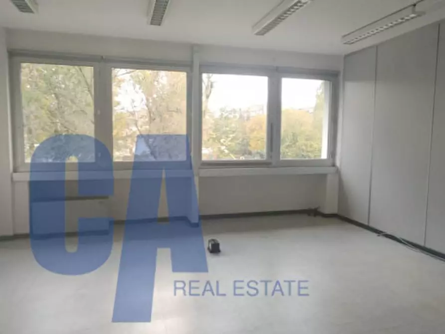 Immagine 10 di Ufficio in affitto  in VIA TONALE a Milano