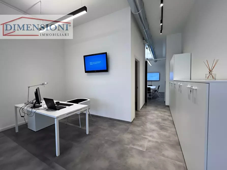 Immagine 1 di Negozio in affitto  in VIA MONTEORTONE a Abano Terme