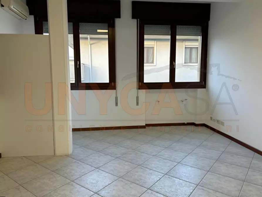 Immagine 5 di Laboratorio in vendita  in Via Sicilia a Rubano
