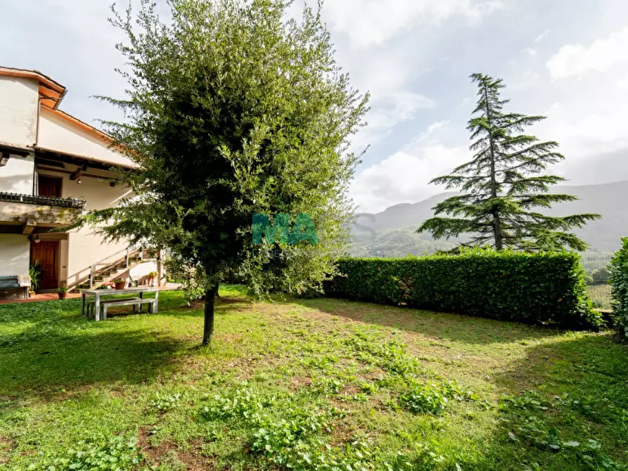 Immagine 12 di Casa bifamiliare in vendita  a Vaiano