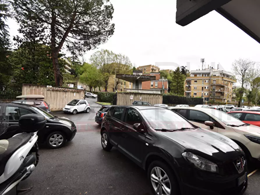Immagine 19 di Negozio in vendita  in VIA DI AFFOGALASINO a Roma