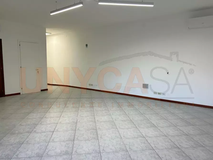 Immagine 2 di Laboratorio in affitto  in Via Sicilia a Rubano