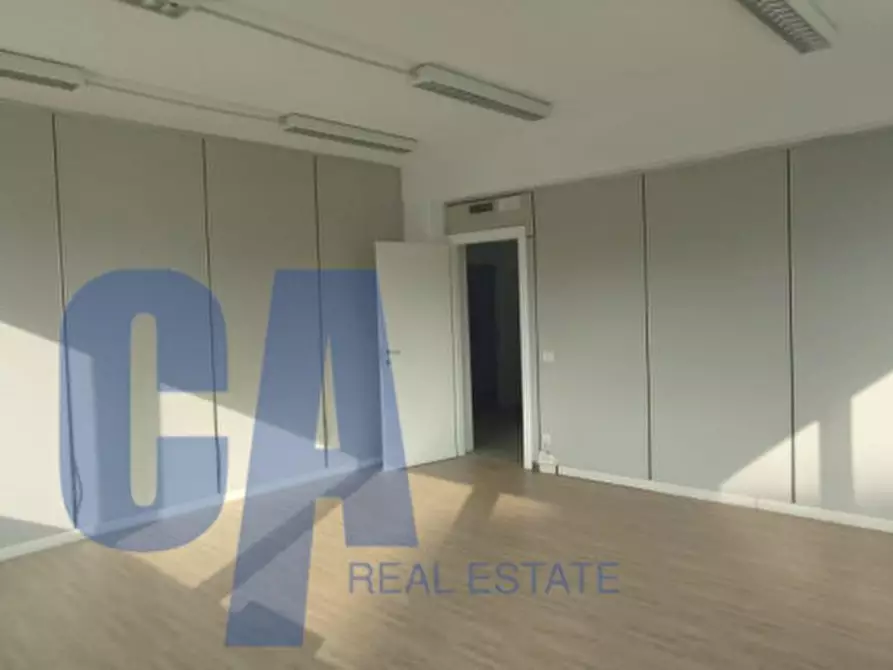 Immagine 16 di Ufficio in affitto  in VIA TONALE a Milano