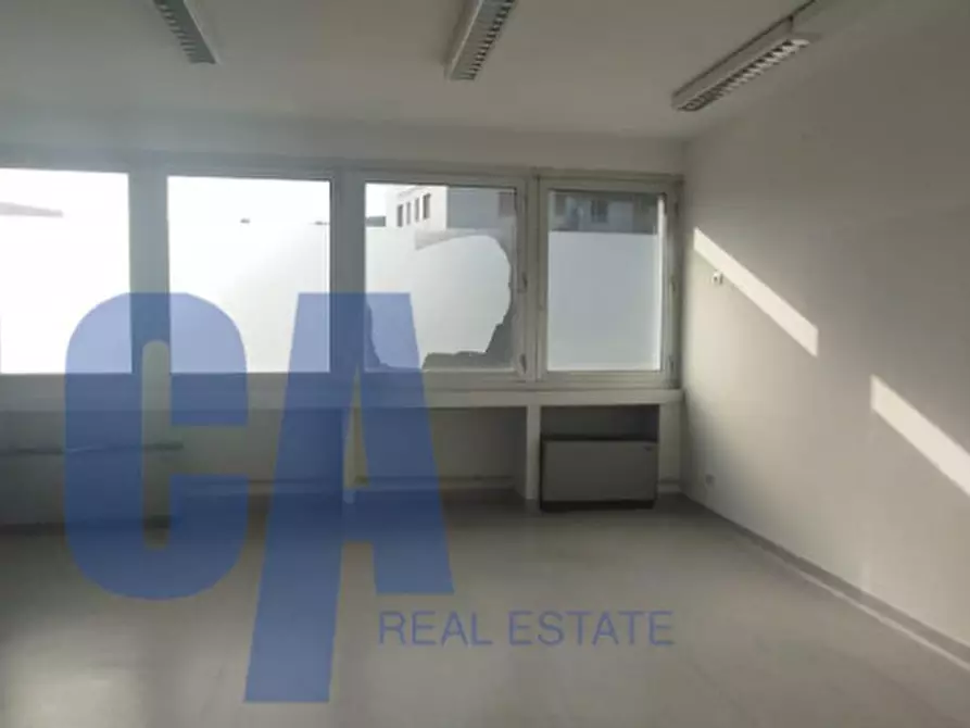Immagine 17 di Ufficio in affitto  in VIA TONALE a Milano