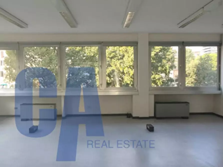 Immagine 5 di Ufficio in affitto  in VIA TONALE a Milano