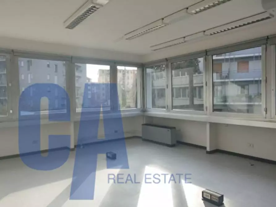 Immagine 6 di Ufficio in affitto  in VIA TONALE a Milano