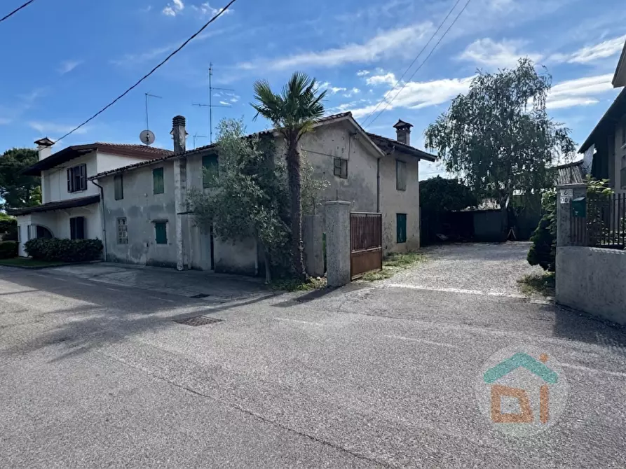 Immagine 3 di Rustico / casale in vendita  in Via Penne Nere a Corno Di Rosazzo