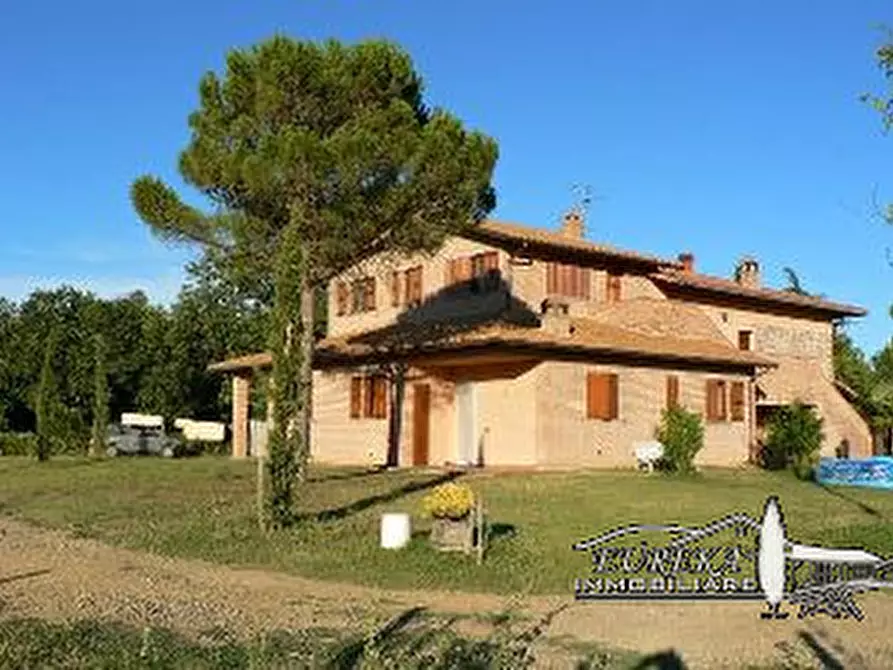 Immagine 18 di Terreno in vendita  a Castiglione Del Lago