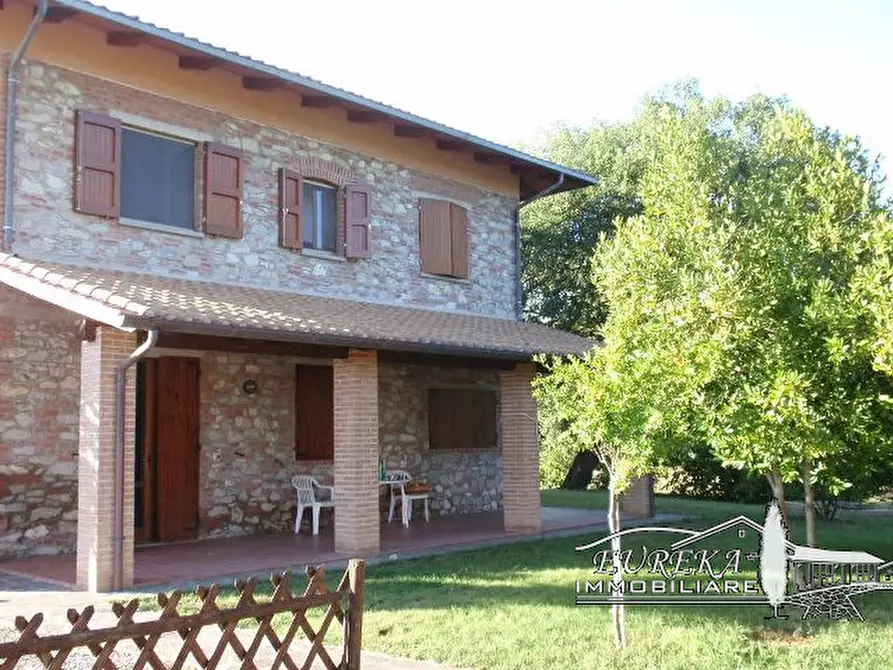 Immagine 25 di Terreno in vendita  a Castiglione Del Lago