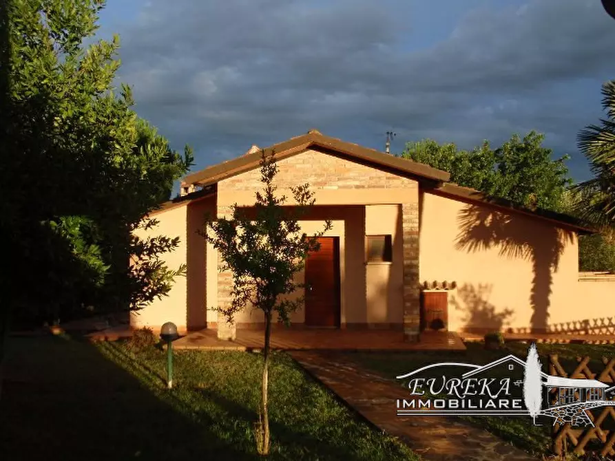 Immagine 59 di Terreno in vendita  a Castiglione Del Lago