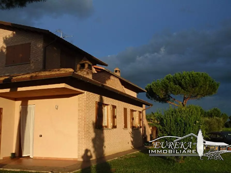 Immagine 62 di Terreno in vendita  a Castiglione Del Lago