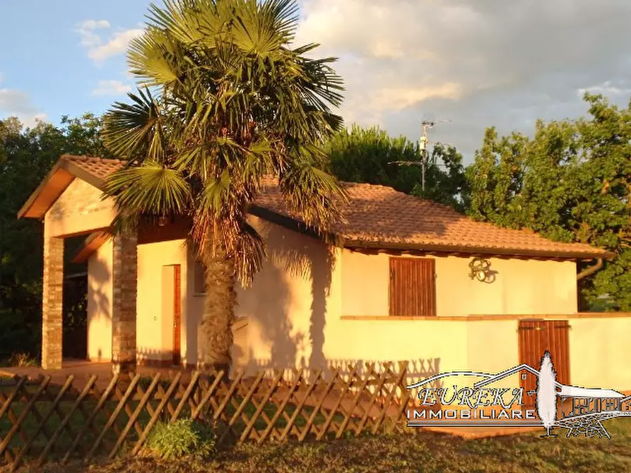 Immagine 75 di Terreno in vendita  a Castiglione Del Lago