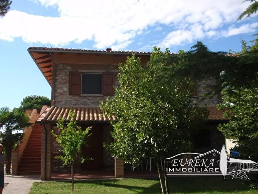 Immagine 78 di Terreno in vendita  a Castiglione Del Lago