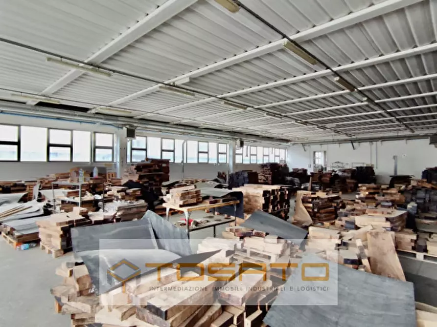 Immagine 1 di Capannone industriale in vendita  a Concamarise