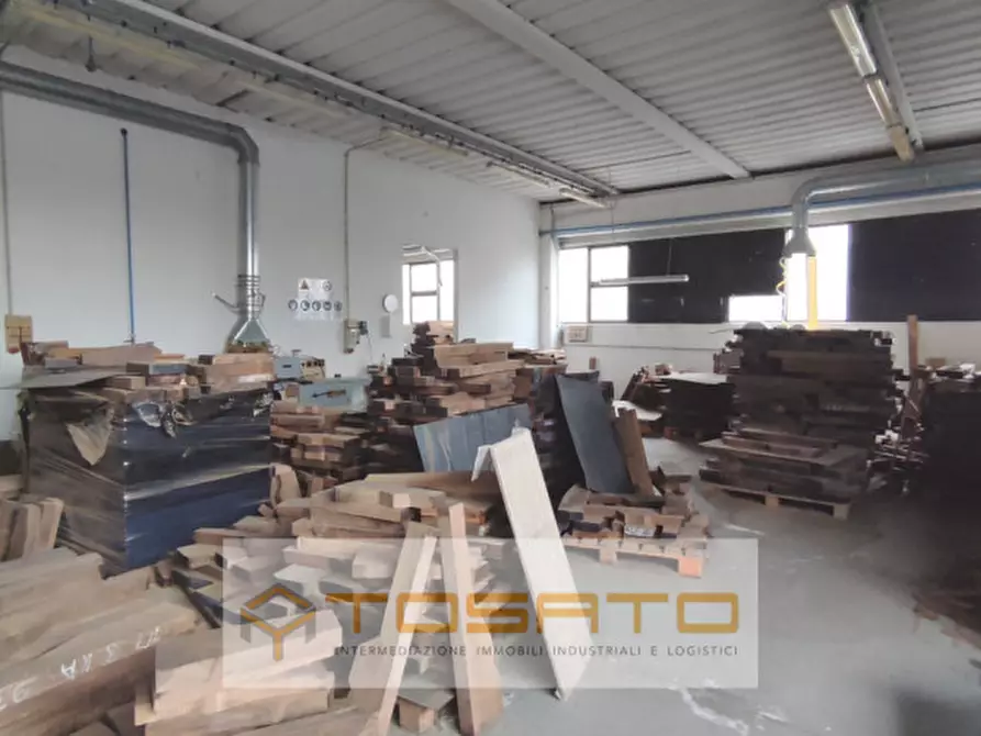 Immagine 3 di Capannone industriale in vendita  a Concamarise