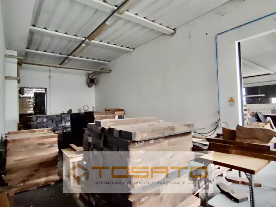 Immagine 4 di Capannone industriale in vendita  a Concamarise