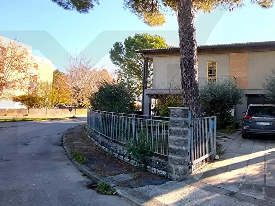 Immagine 1 di Villa in vendita  in via toscanini 27 a Bagnacavallo