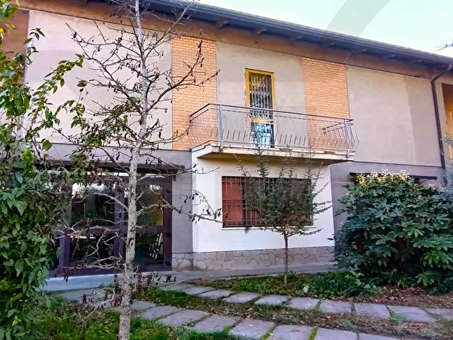Immagine 26 di Villa in vendita  in via toscanini 27 a Bagnacavallo