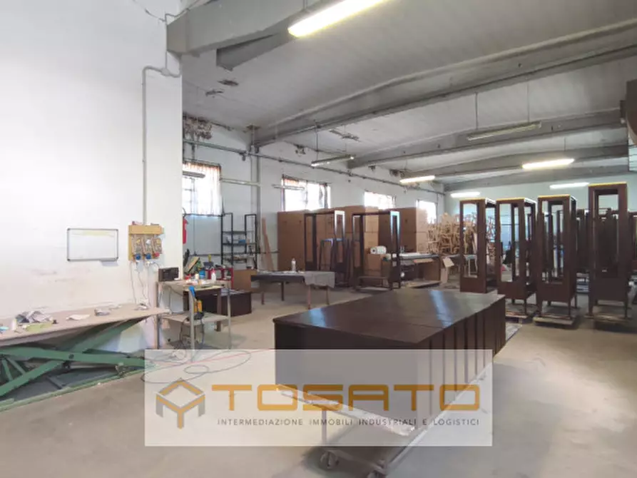Immagine 3 di Capannone industriale in affitto  a San Pietro Di Morubio