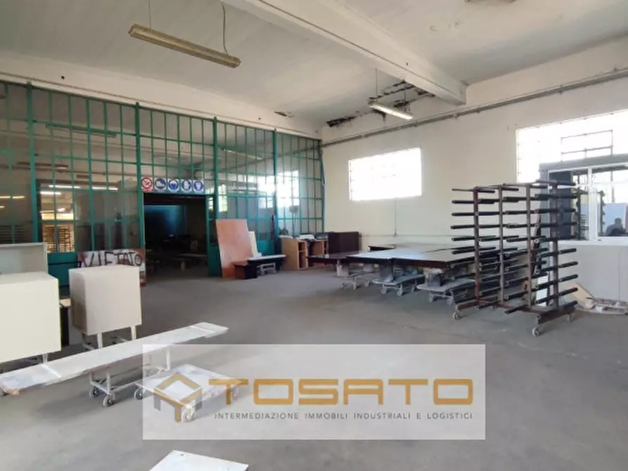 Immagine 3 di Capannone industriale in affitto  a San Pietro Di Morubio