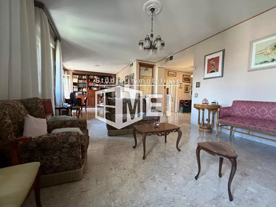Immagine 1 di Appartamento in vendita  in Via Roma 101 a Livorno