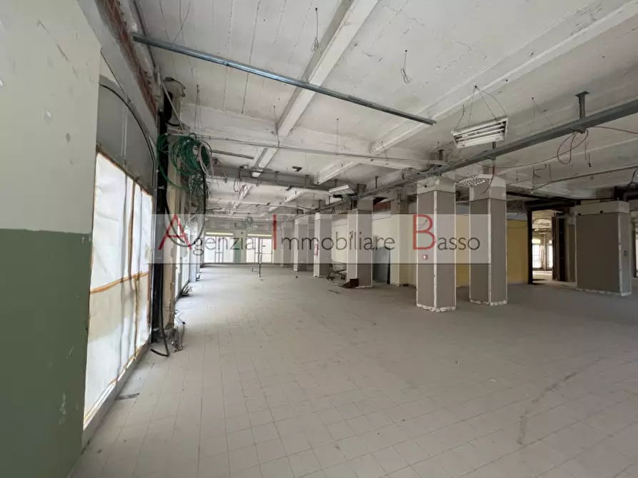 Immagine 2 di Negozio in vendita  in VIA VICENZA a Padova