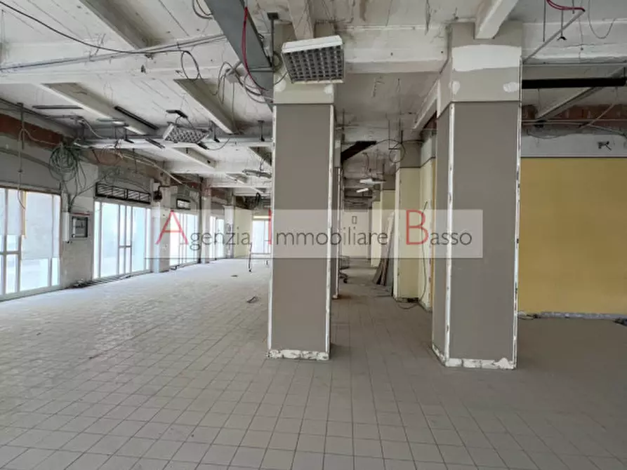 Immagine 4 di Negozio in vendita  in VIA VICENZA a Padova