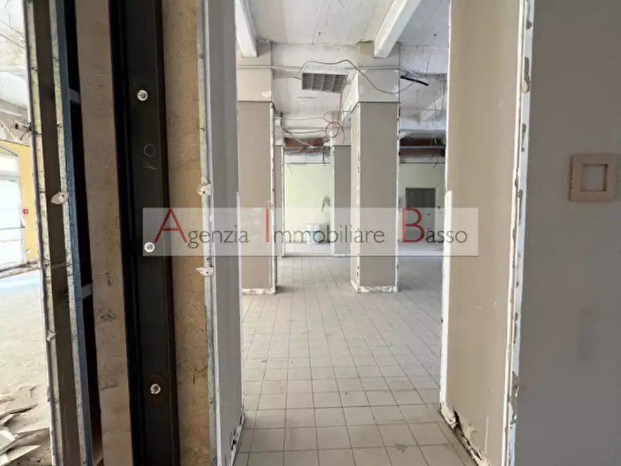 Immagine 6 di Negozio in vendita  in VIA VICENZA a Padova