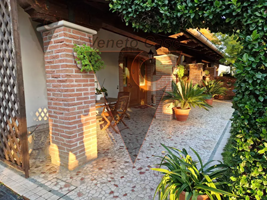 Immagine 7 di Casa indipendente in vendita  in VIA ZUSTO a Vigodarzere