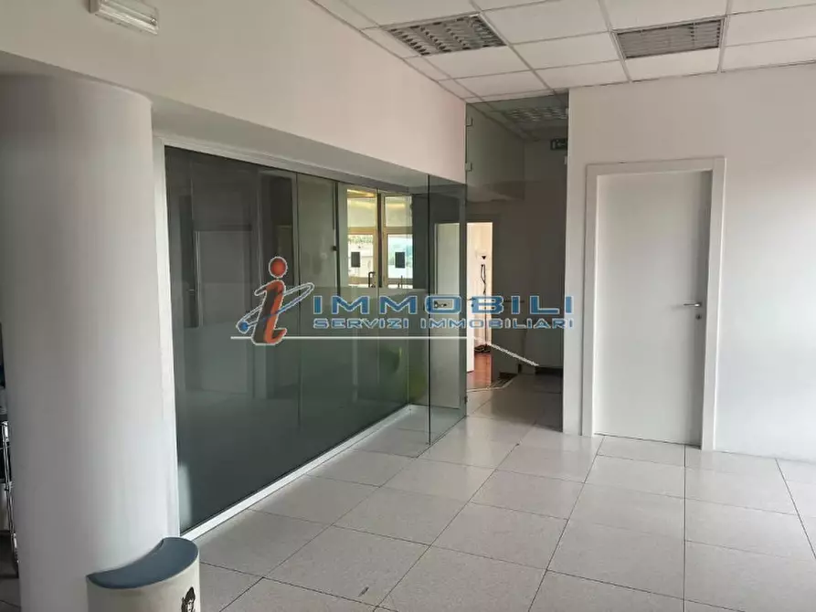 Immagine 6 di Ufficio in affitto  in VIALE CERTOSA a Milano