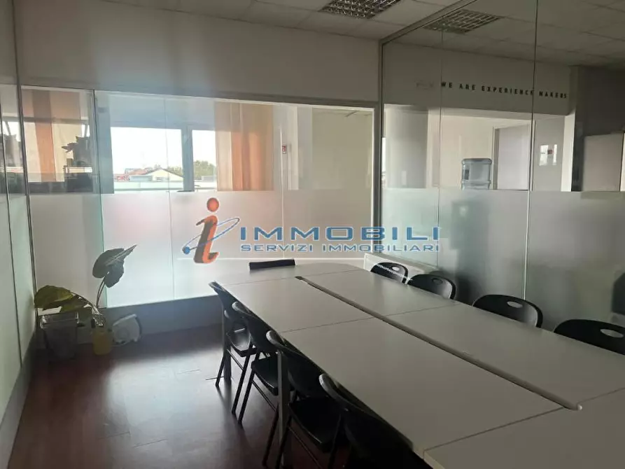 Immagine 7 di Ufficio in affitto  in VIALE CERTOSA a Milano