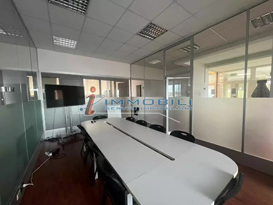 Immagine 9 di Ufficio in affitto  in VIALE CERTOSA a Milano