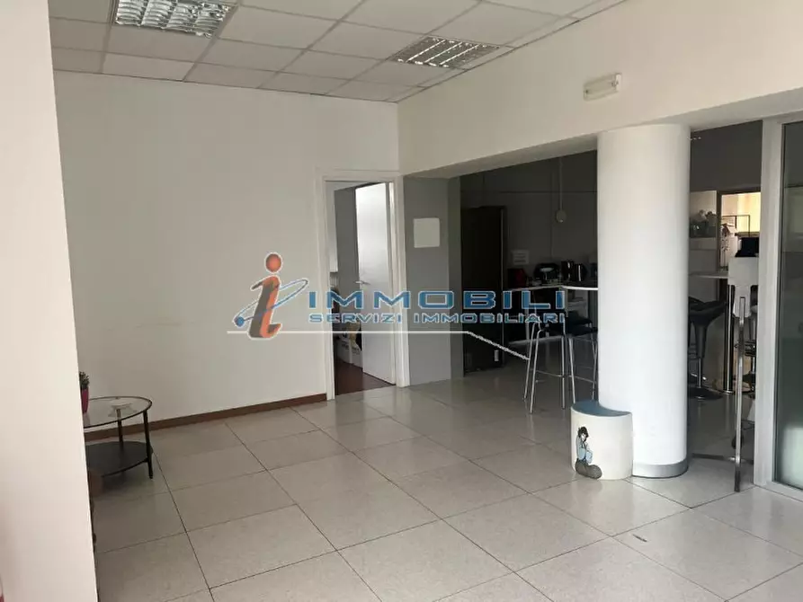 Immagine 10 di Ufficio in affitto  in VIALE CERTOSA a Milano