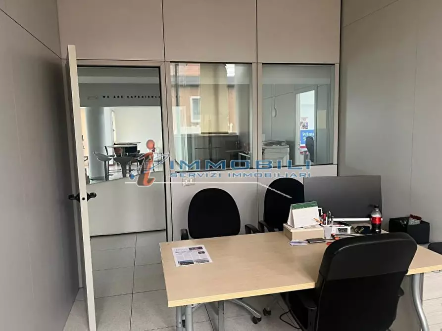 Immagine 19 di Ufficio in affitto  in VIALE CERTOSA a Milano