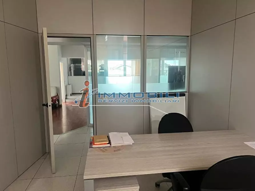 Immagine 20 di Ufficio in affitto  in VIALE CERTOSA a Milano