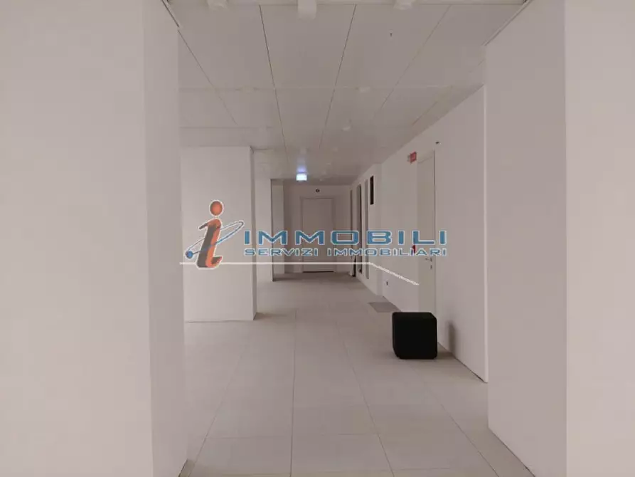 Immagine 10 di Ufficio in affitto  in CORSO VITTORIO EMANUELE II a Milano