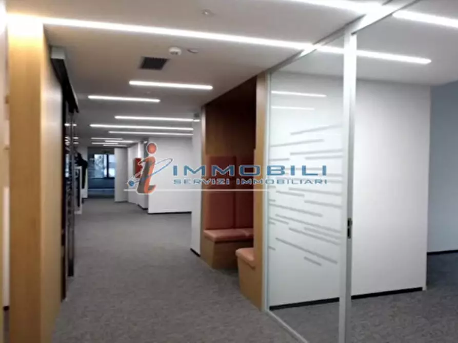 Immagine 15 di Ufficio in affitto  in VIA LOMAZZO PAOLO a Milano