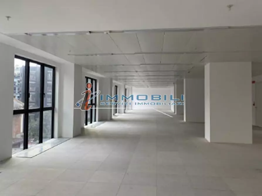 Immagine 24 di Attività commerciale in affitto  in CORSO VITTORIO EMANUELE II a Milano