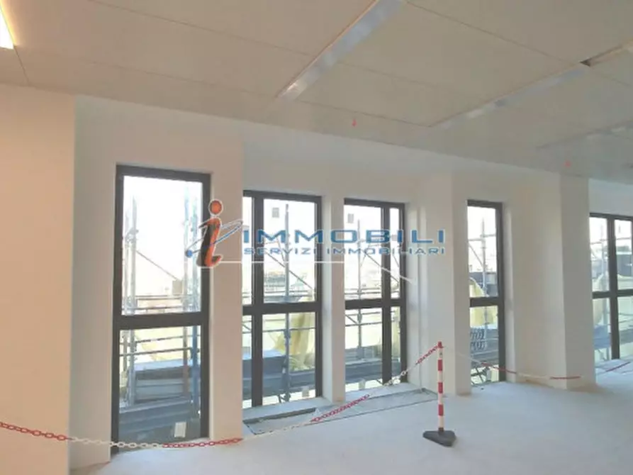 Immagine 23 di Attività commerciale in affitto  in CORSO VITTORIO EMANUELE II a Milano