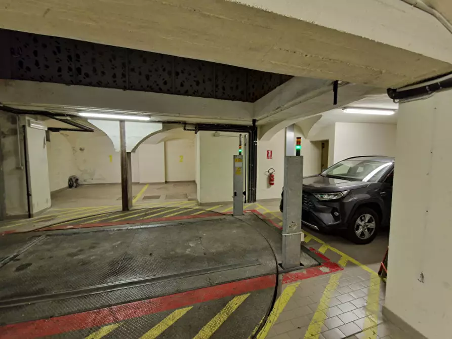 Immagine 4 di Garage in vendita  in Strada maggiore ad.ze a Bologna